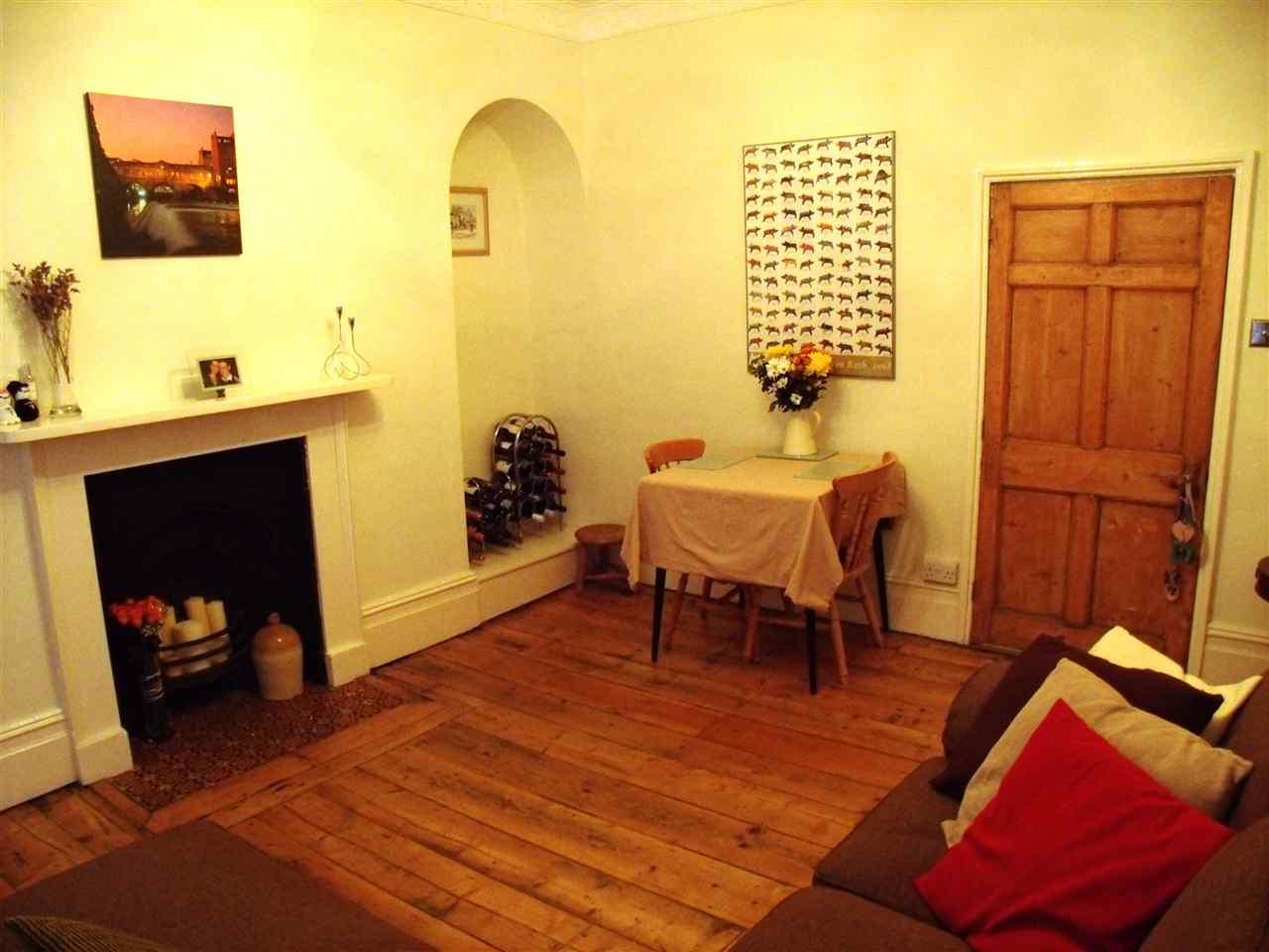 resized-2349823-dining area.jpg